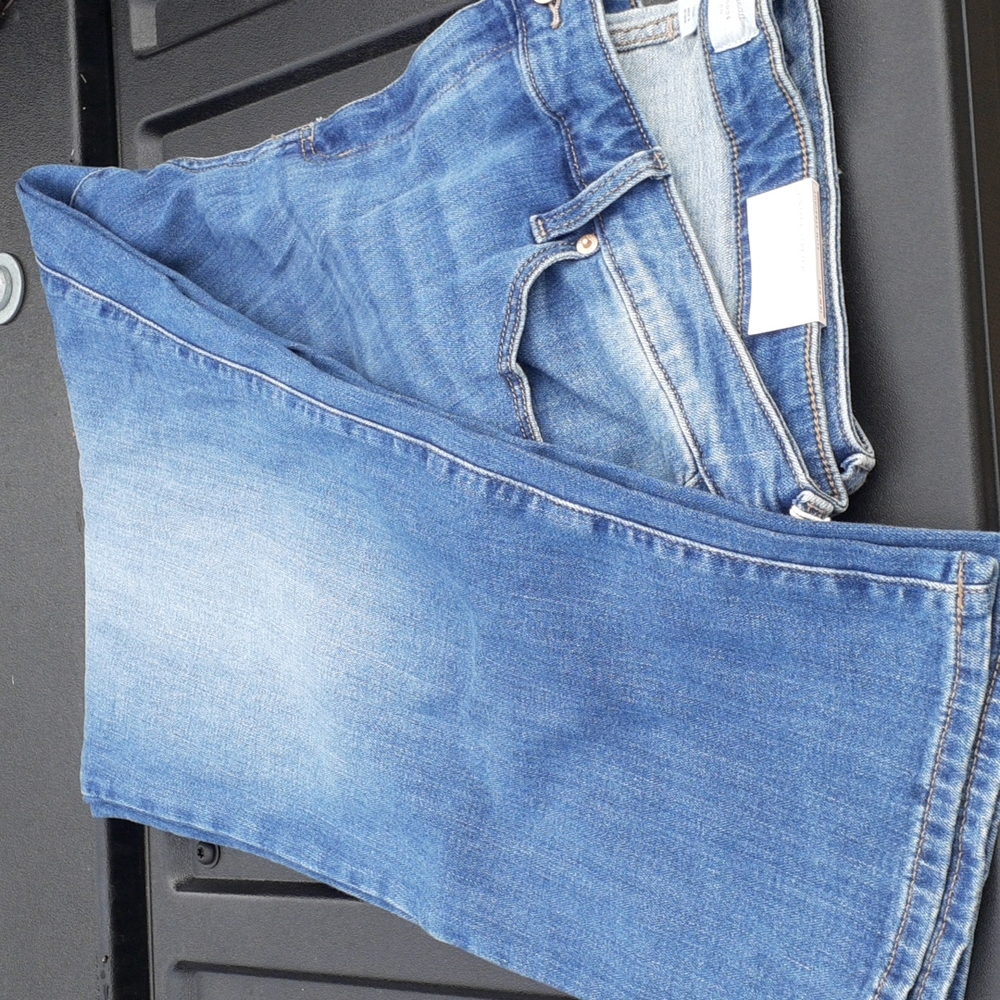 Medium Wash 18W NWT YGP2Y - Picture 5 of 5